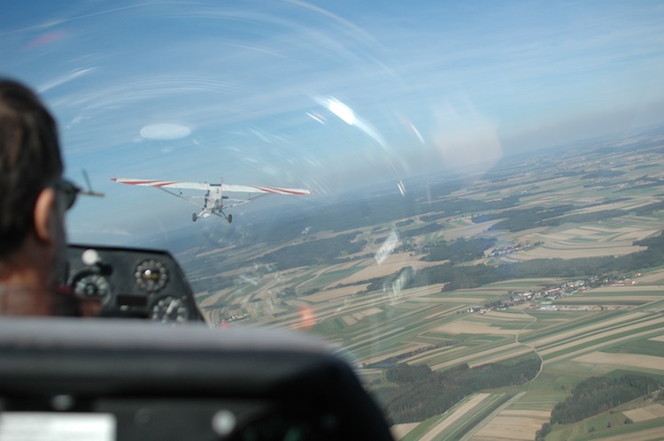 dr_doerrer_mit_flugzeug